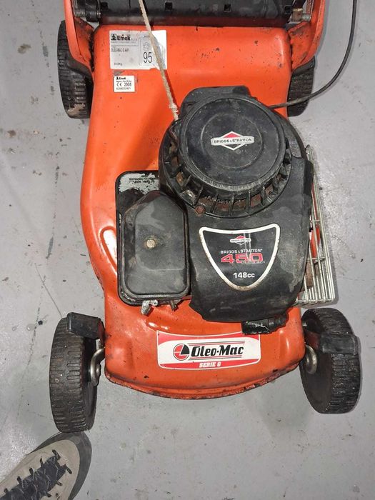 Vendo maquina de cortar relva a gasolina