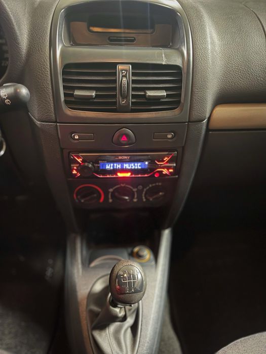 Renault Clio Van 82cv