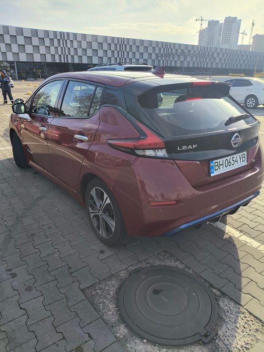 Продам Nissan Leaf 2018
