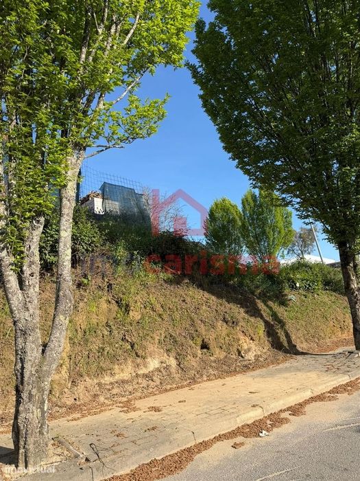 Lote de Terreno para Construção com 536m2 em Pombeiro Ribavizela, Felg