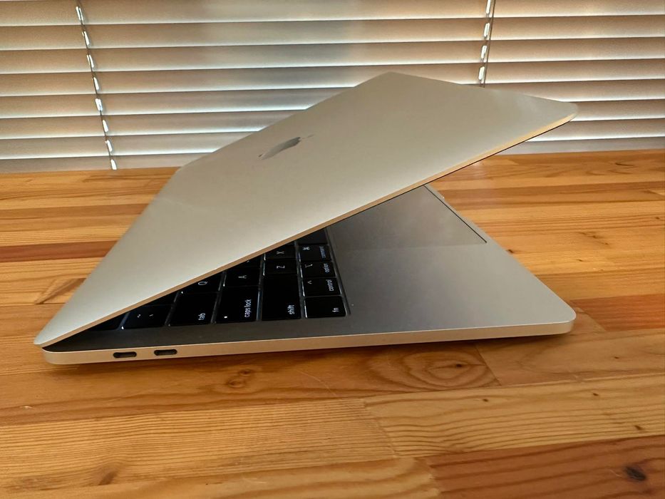 Laptopa Apple MacBook Pro 13 16gb 256gb SSD Sonoma A