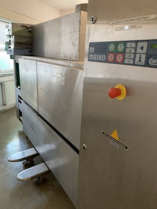 zmywarka wyparzarka Meiko przelotowa tunelowa kosze 60x60
