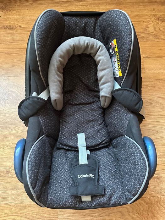 Fotelik samochodowy Maxi-Cosi CabrioFix z bazą Family Fix