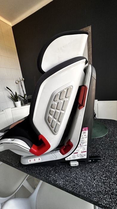 Cadeira auto (Chico Youniverse) com isofix - 9 aos 18 kg
