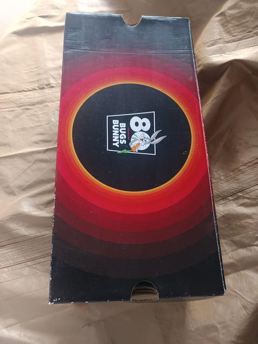 Tênis de coleção converse versão bugs bunny