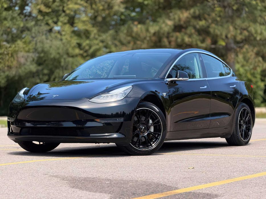Tesla Model 3      2018