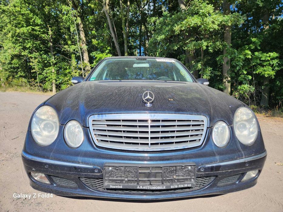 W211 C189 Maska przedlift