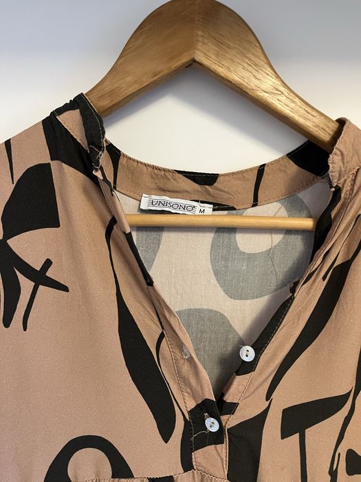 Brązowa krótka sukienka Unisono