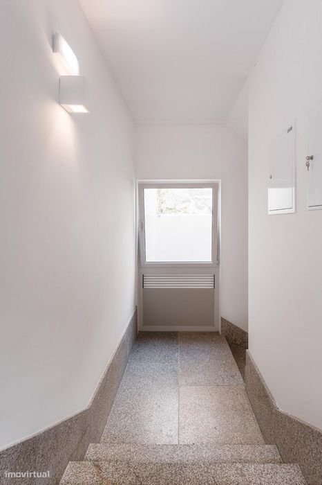 T1 Duplex com Terraço Novo na Rua do Bonjardim