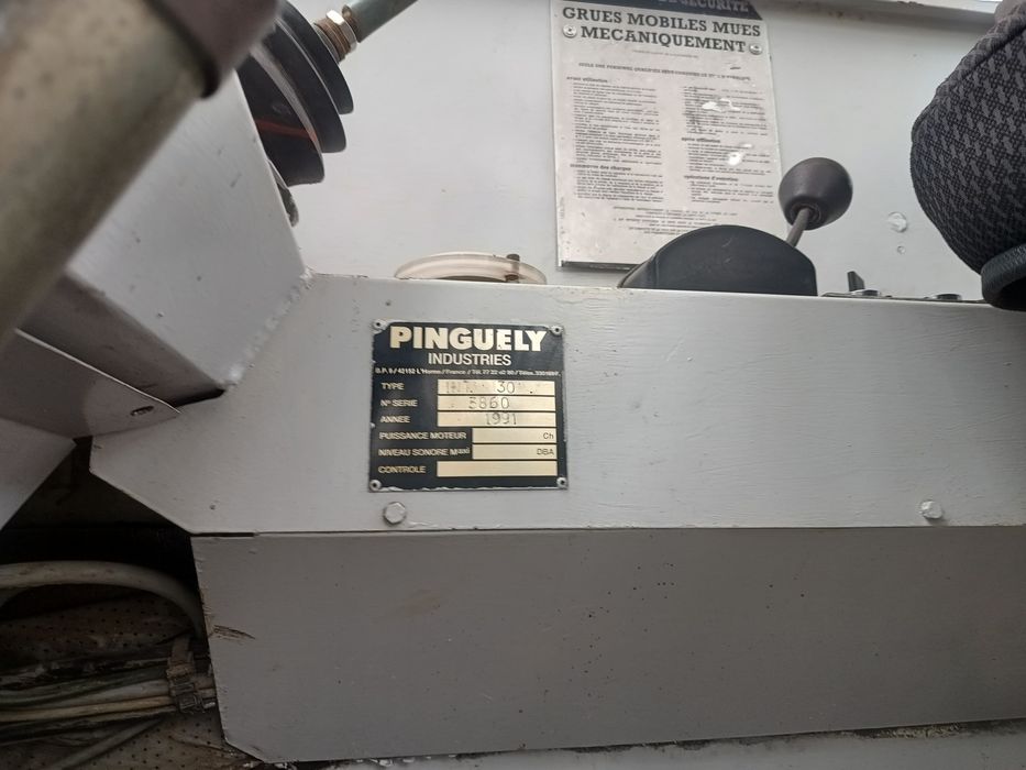 Piguely Автокран 30т висота 28м+15