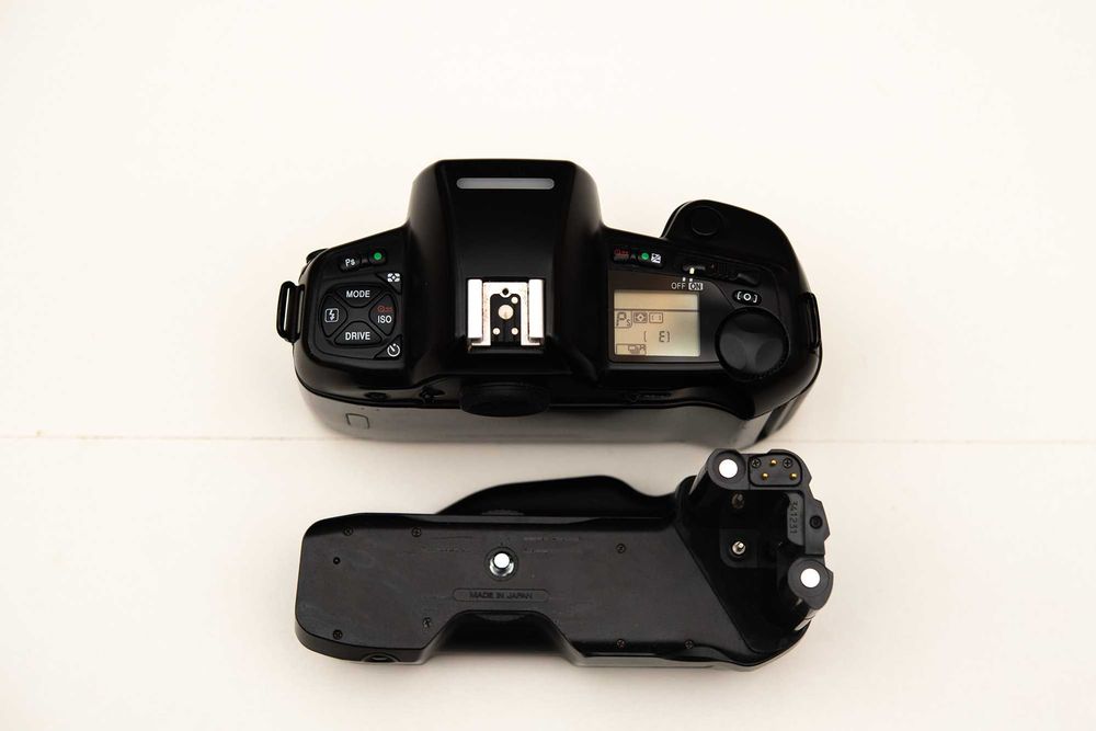 BOX Nikon F90x - wersja pudełkowa z gripem jak F100