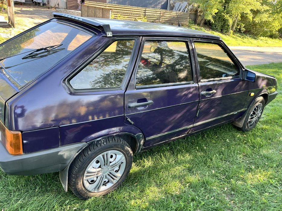 автомобіль ВАЗ 21093