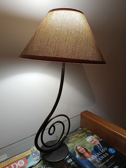 Conjunto de candeeiros mais um teto