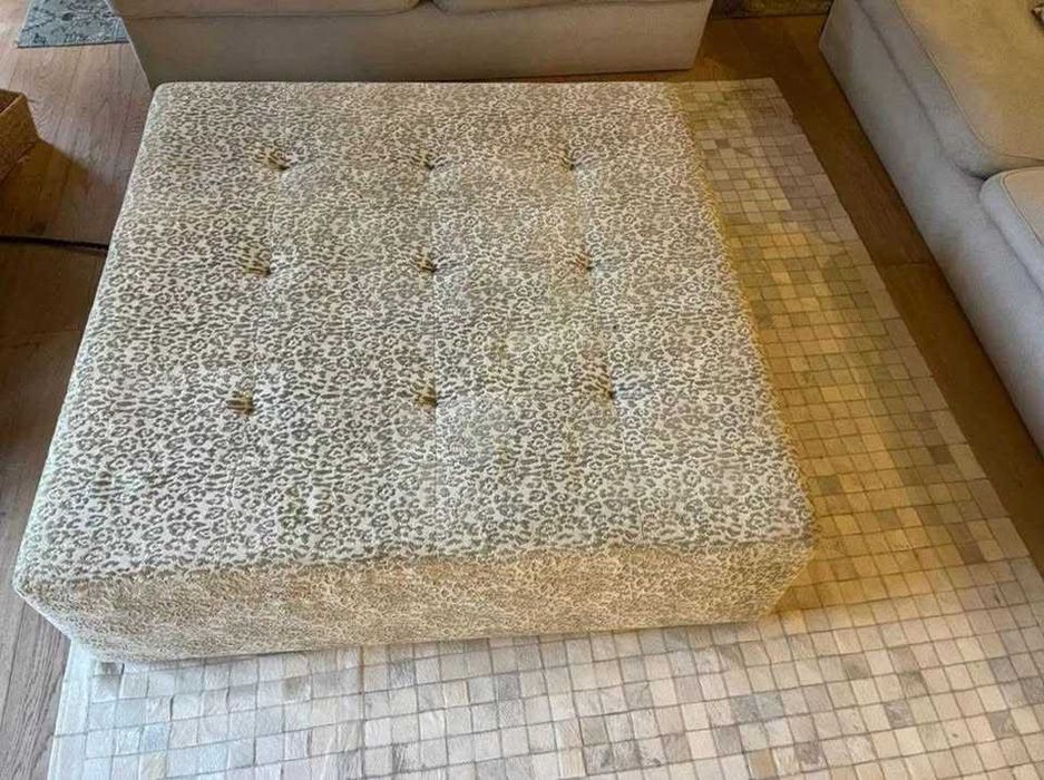 Banqueta em veludo
