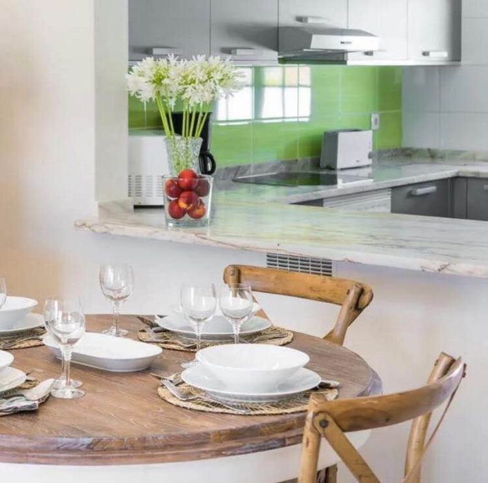alugo casa v2 em albufeira