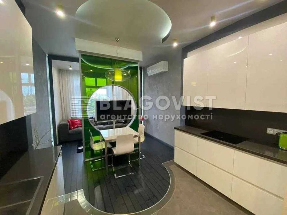 Голден Парк 3 кімнатна Зручний поверх