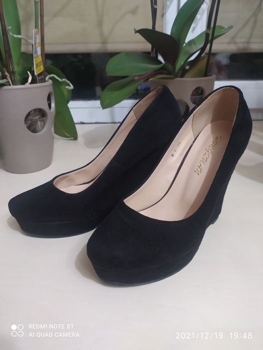 Женские замшевые туфли