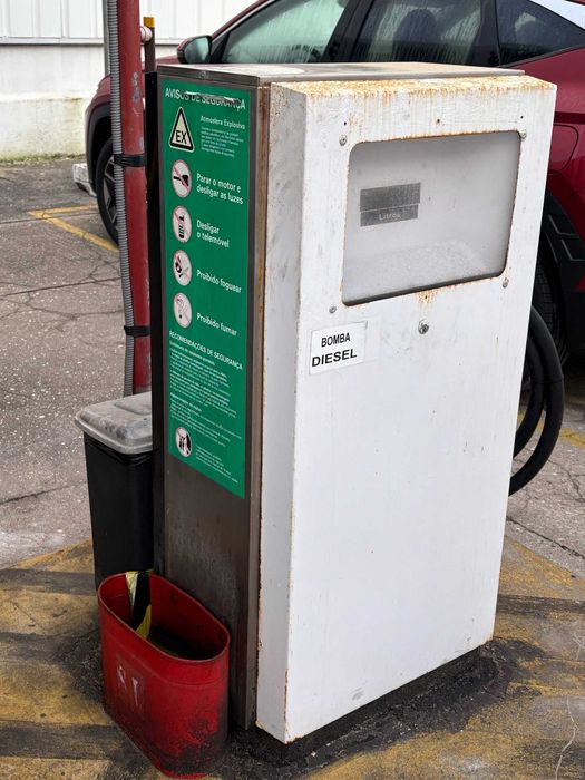 Bomba de Gasóleo Antiga Industrial