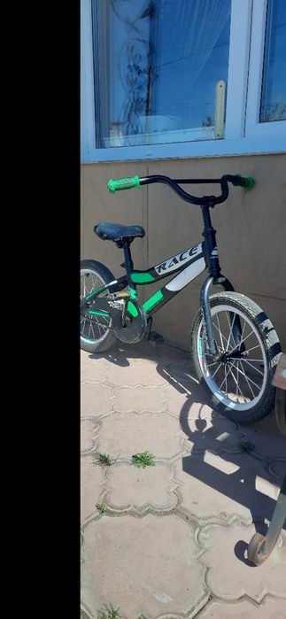 Продам велосипед   діаметер коліс 16