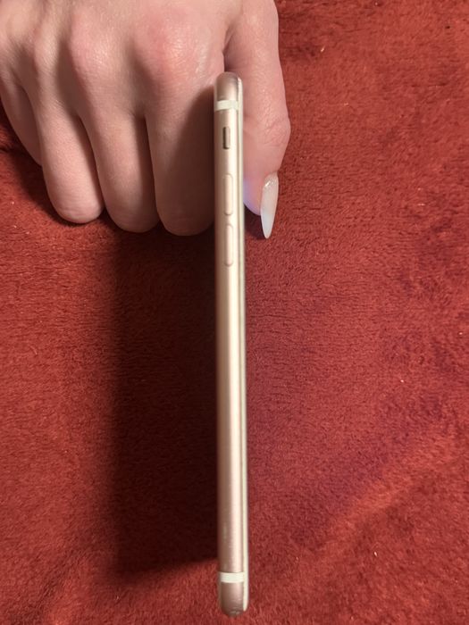 Продам айфон 7 на 32 g айклауд.