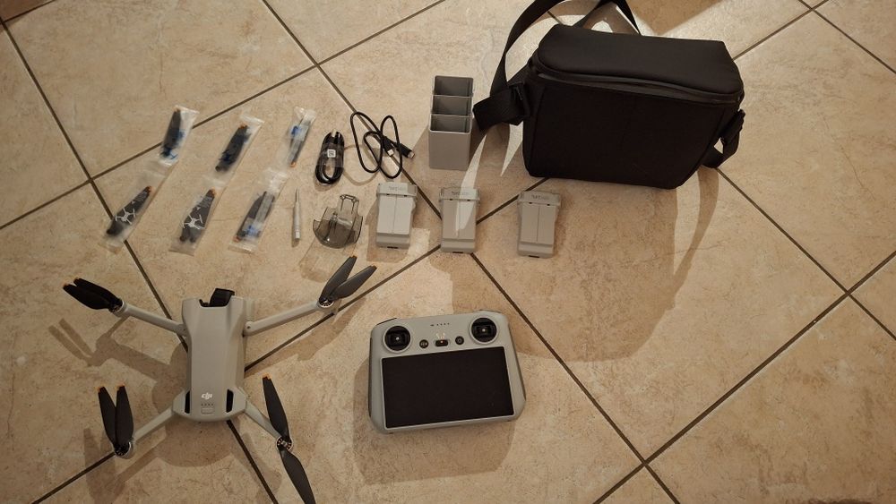 Drone DJI mini 3 Fly More Combo + Dji rc