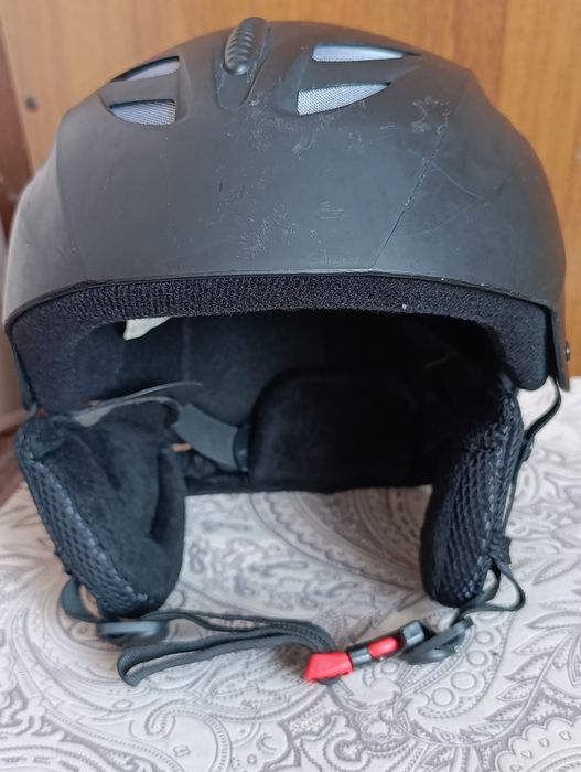 Шолом для сніжного спорту