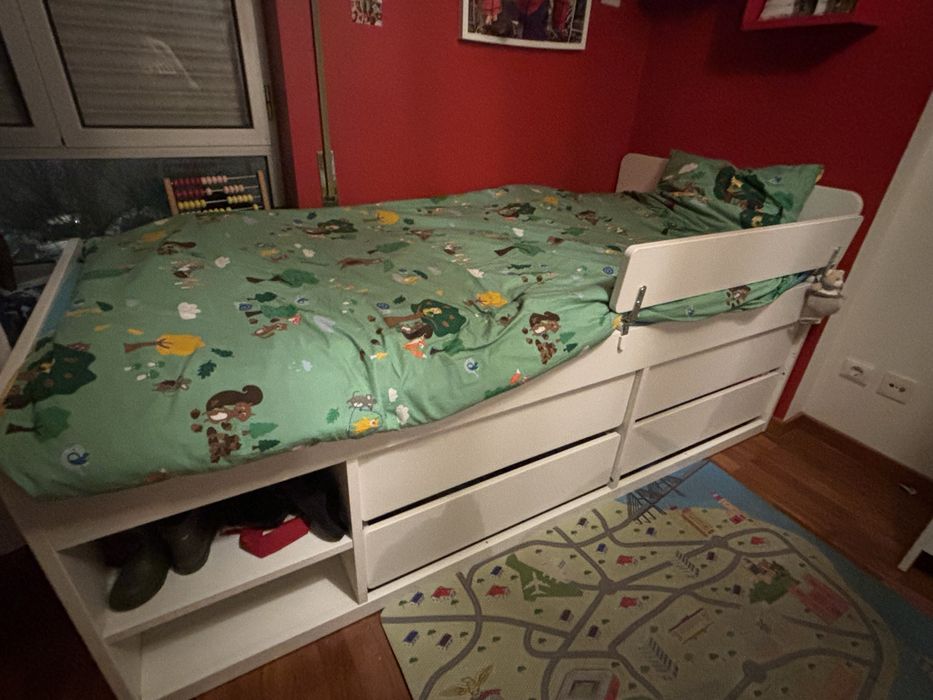 Cama SLAKT com colchao COMO NOVA