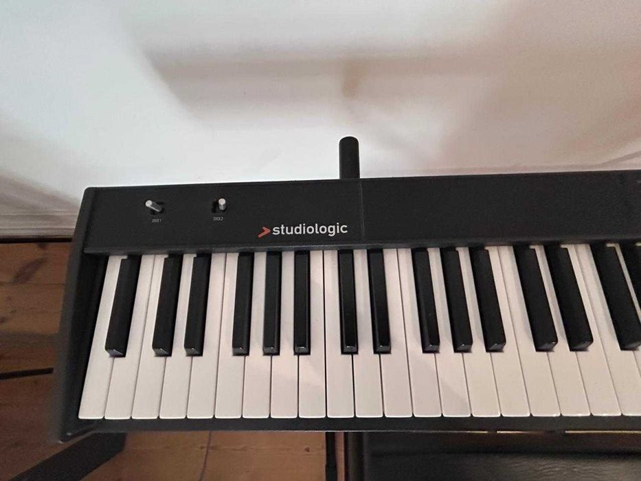 Teclado Studiologic Numa Compact 2 + acessórios