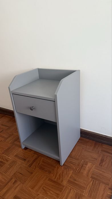 Mesa de cabeceira Ikea