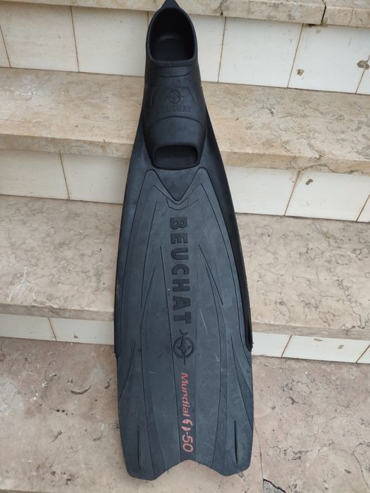 Barbatana Beuchat Mundial 1.50 (apenas uma)