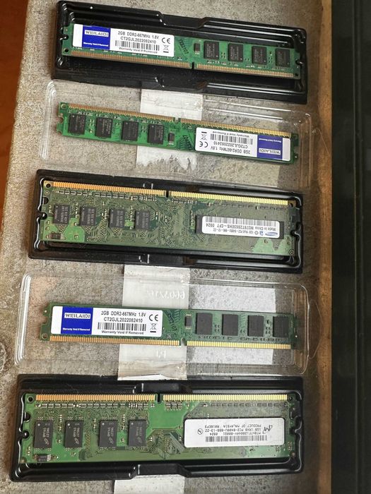 Memorias Ram 2GB e 1GB 667mhz