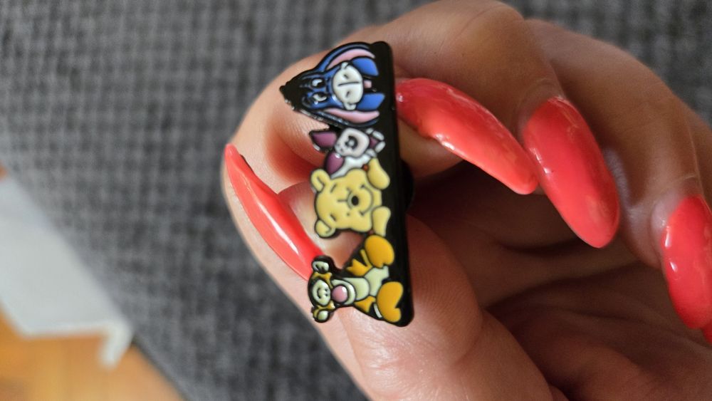 Przypinka Miś Puchatek.