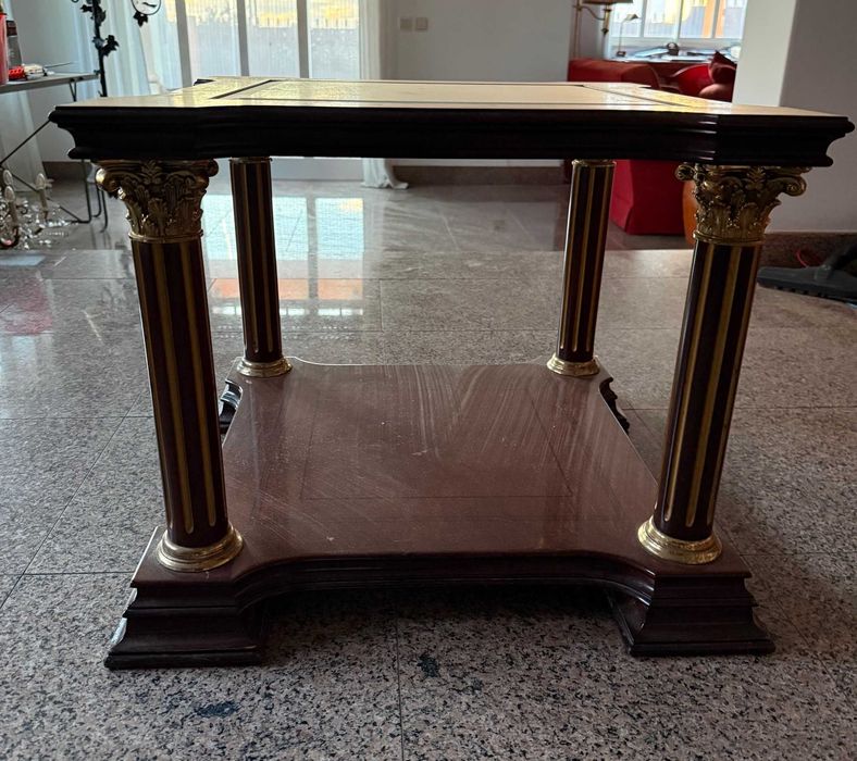 Mesa de sala para candeeiro, revistas ou simplesmente decorativa