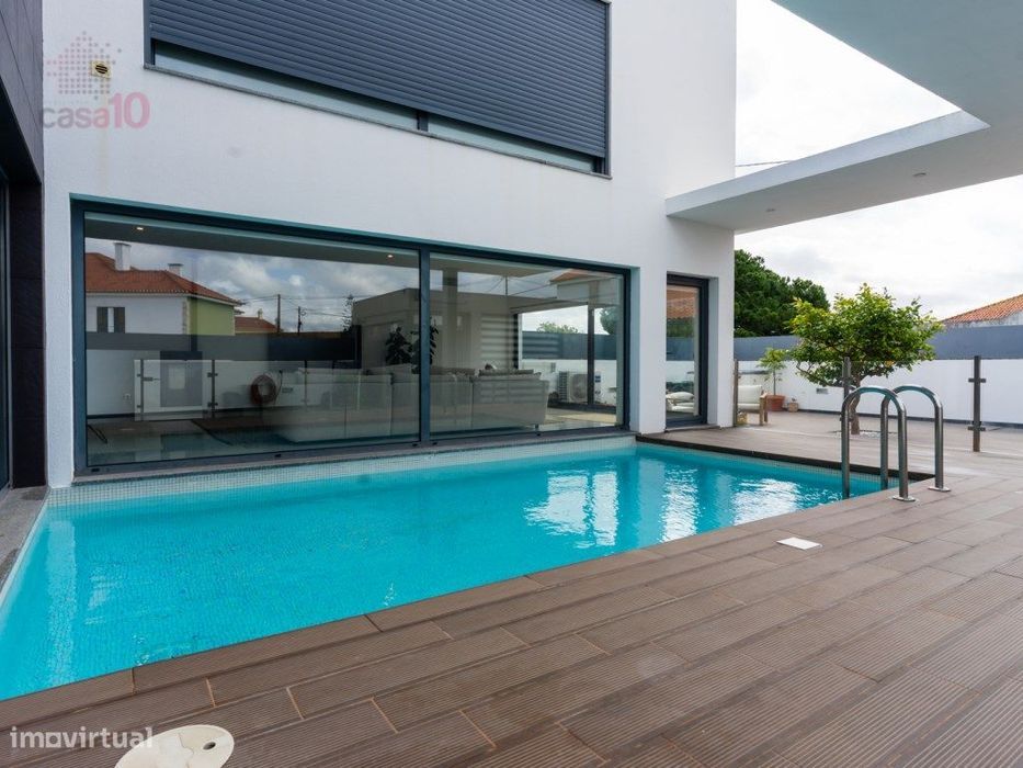 Arrenda-se Moradia T3, mobilada e com piscina, no Samouco