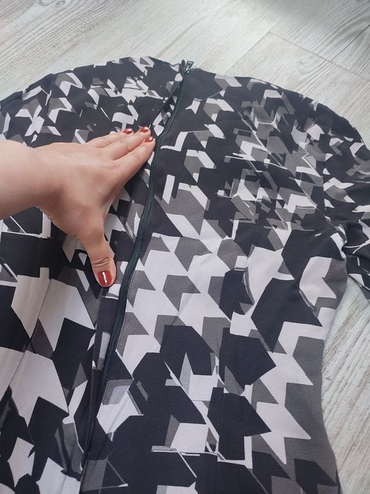 Strenesse 36 S bluzka damska elegancka pepitka podszewka zamek slim