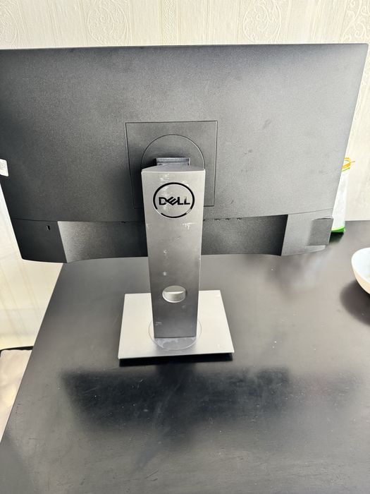 Монито Dell P2319H