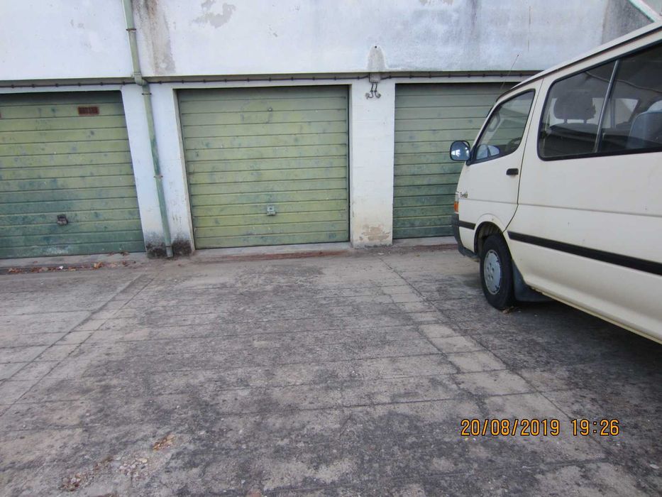 Alugo garagem no centro de Alijó