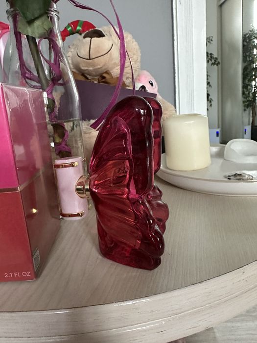 La Bomba Carolina Herrera