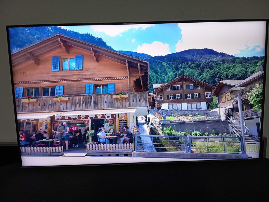 Tv Samsung 43 cale-4K UHD-HDR10+-Bluetooth-SmartTV-BEZRAMKOWY-