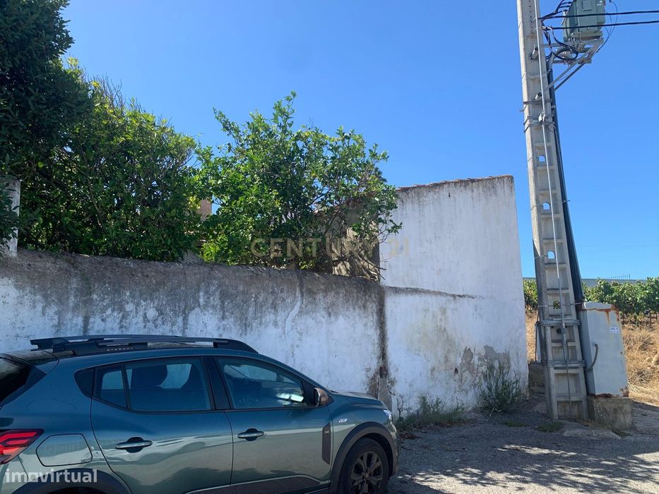 Ruína de Moradia com Potencial de Reconstrução em Poços de Baixo, Frei