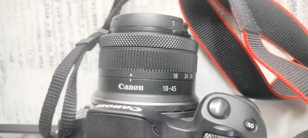 Aparat bezlusterkowy Canon EOS R50