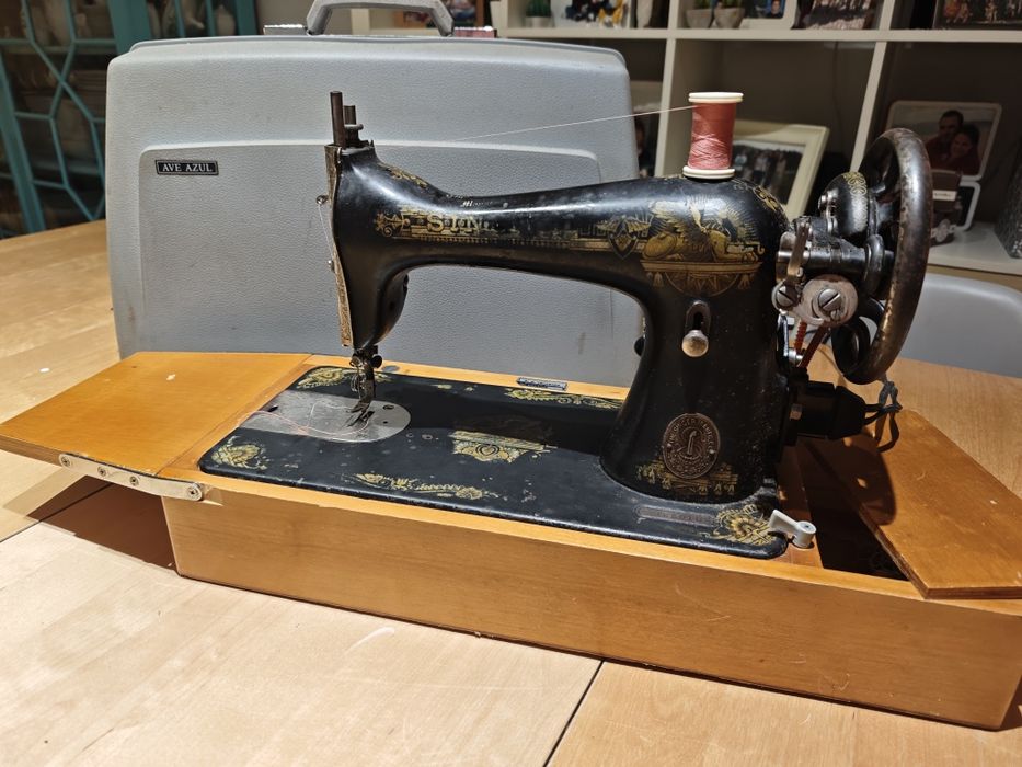 Máquina de Costura Antiga Singer Original (C. 1919) - Modelo 66/99,