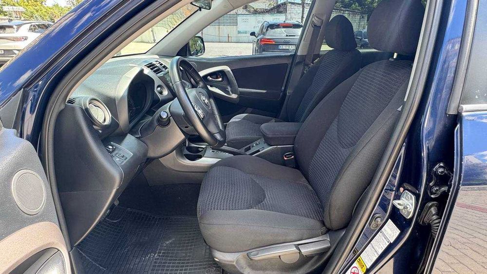 Toyota RAV 4  Автомат повний привід газ бензин 2008