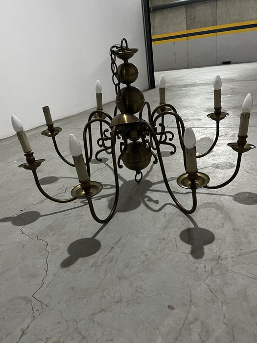 Vende-se candeeiro de 8 braços