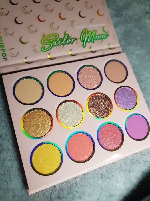 Paleta cieni do oczu Colourpop Sailor Moon