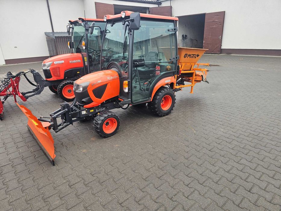 Odśnieżanie, utrzymanie dróg, parkingów Warszawa, wynajmę ciagnik