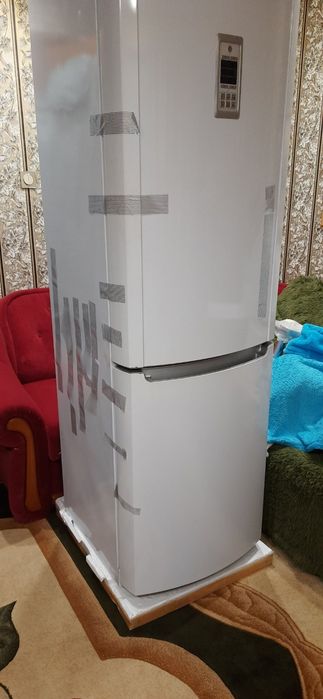 Продам холодильник Indesit