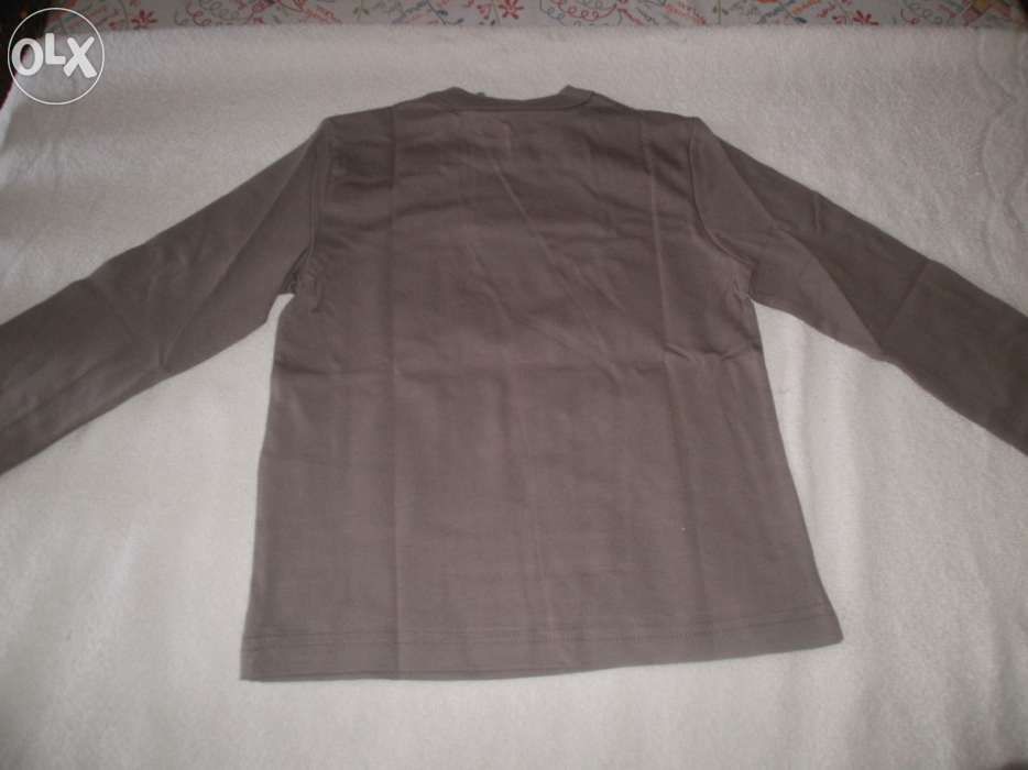 Camisolas/ sweat novas benetton tam. 86 e 92 e 2 XL
