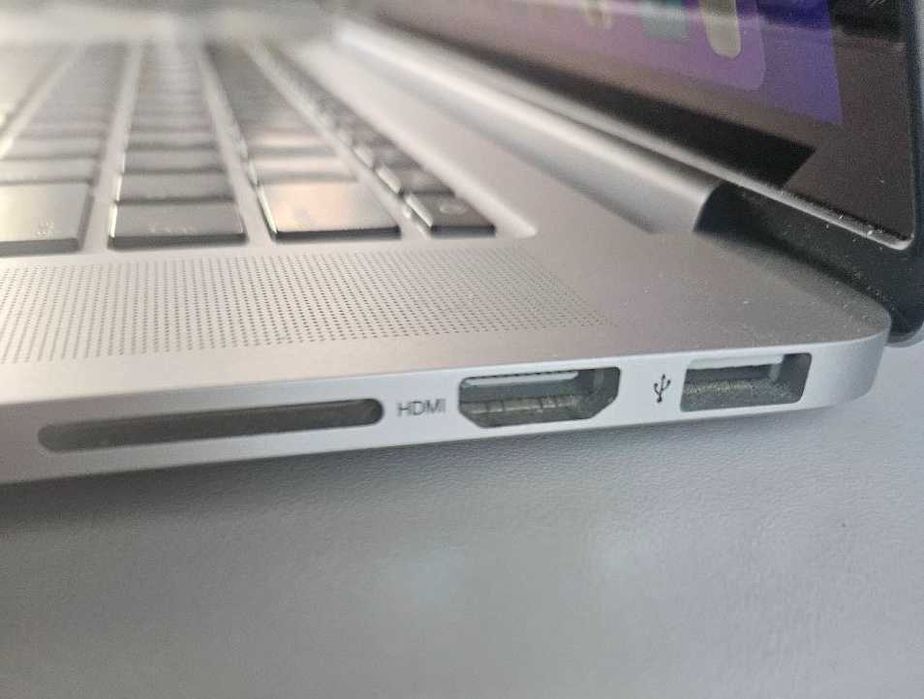 MacBook Pro 15" 2015 / 16 GB / 256 GB