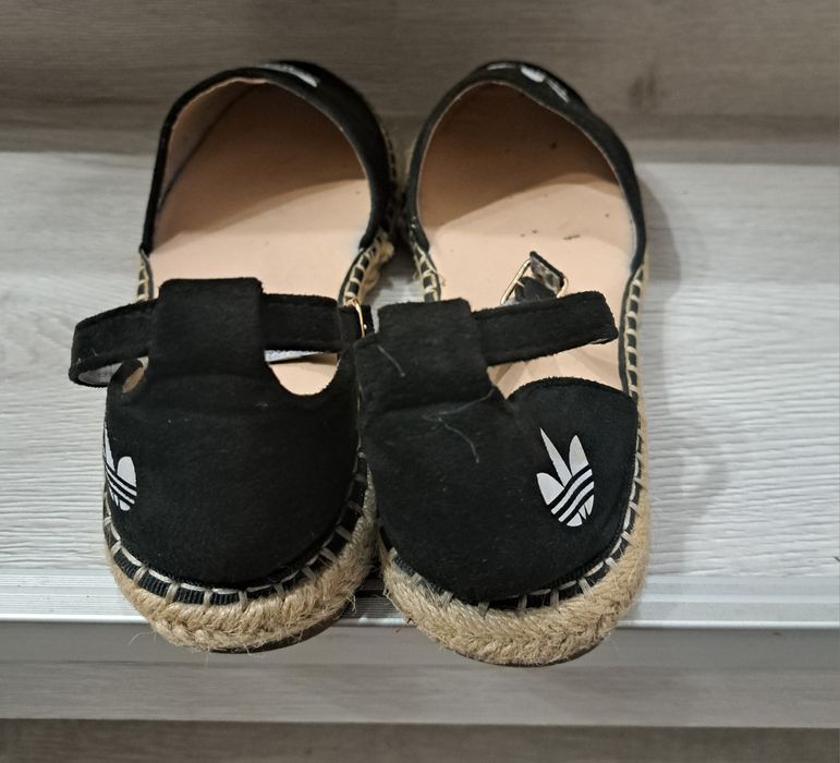 Espadryle zapinane na kostce